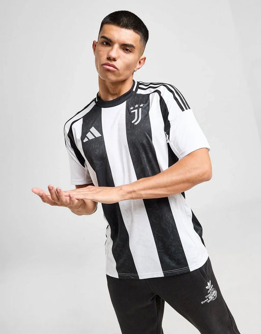 JUVENTUS 2024/25 HEMMA KIT