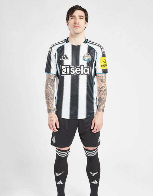 NEWCASTLE UNITED FC 2025/26 HEMMA KIT