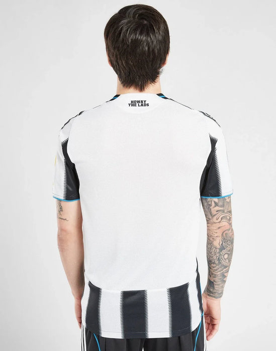 NEWCASTLE UNITED FC 2025/26 HEMMA KIT