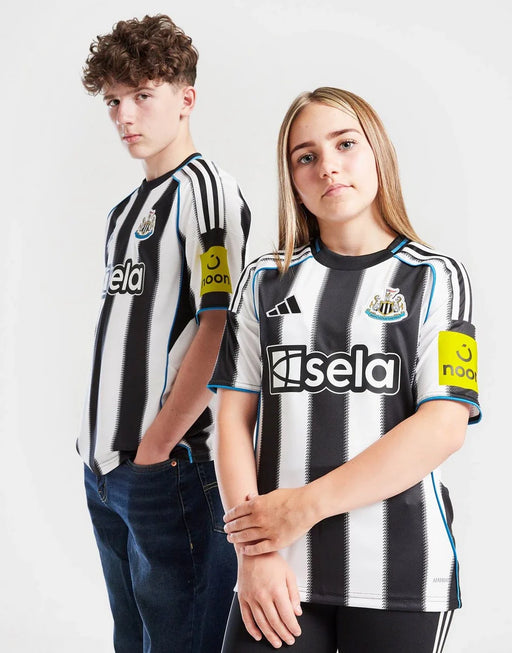 ADIDAS NEWCASTLE UNITED FC 2025/26 HEMMA KIT JUNIOR
