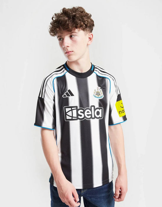 ADIDAS NEWCASTLE UNITED FC 2025/26 HEMMA KIT JUNIOR