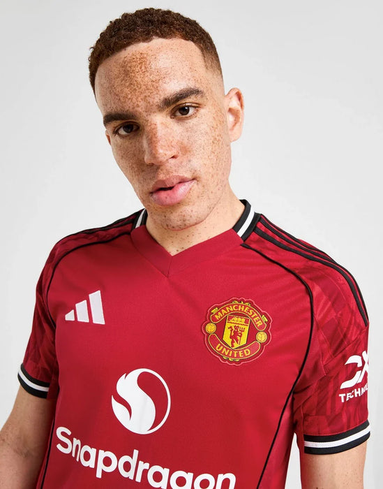 ADIDAS MANCHESTER UNITED FC 2025/26 HEMMA KIT