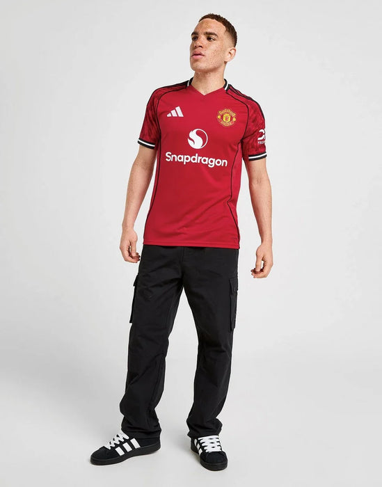 ADIDAS MANCHESTER UNITED FC 2025/26 HEMMA KIT