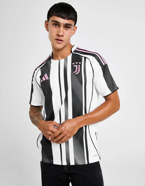 JUVENTUS 25/26 HEMMA KIT